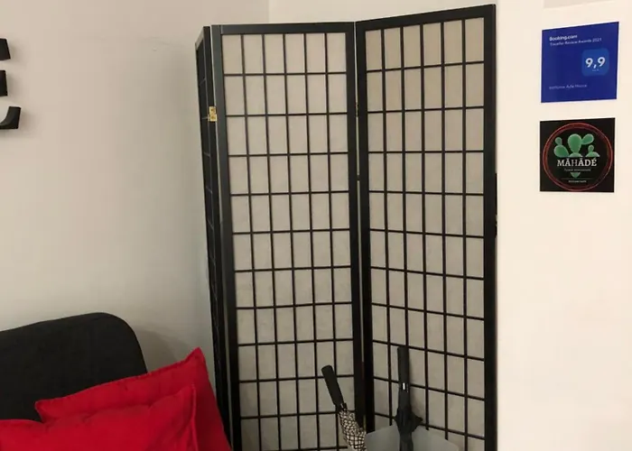 Ade Apartment *